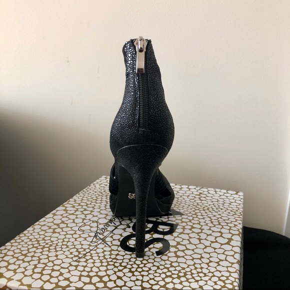 ABS Allen Schwartz - Gorgeous Black Heels  👠 - Picture 4 of 8